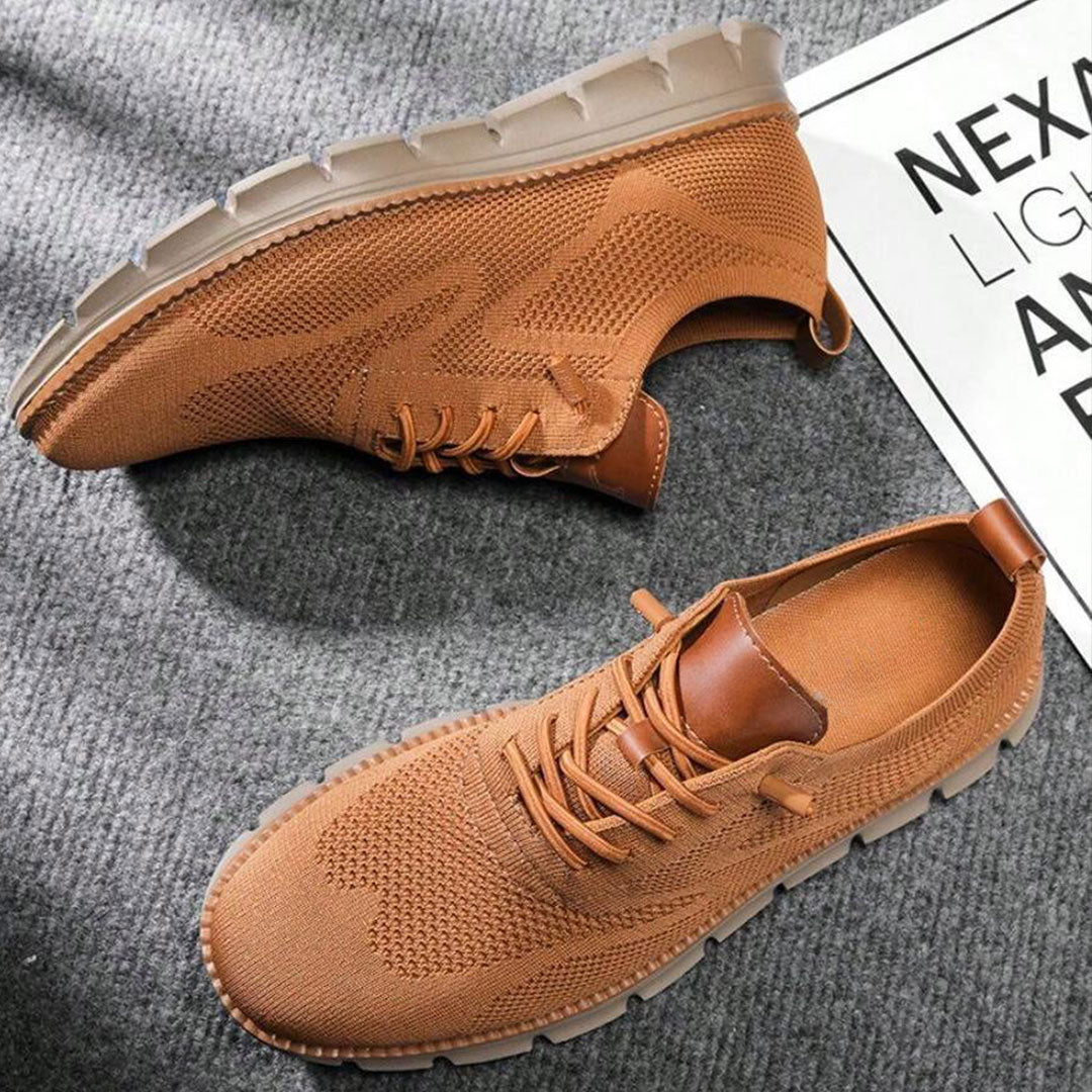 Lightweight lace-up casual men's shoes