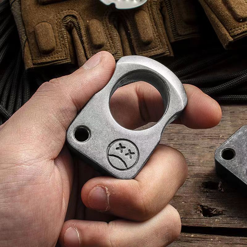 Tiger finger defense portable single finger fist buckle hand mouth